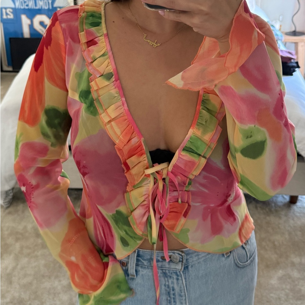 With Jean Floral Ruffle V-Neck Blouse